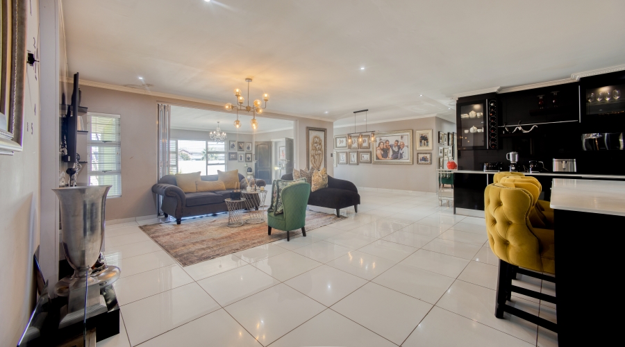 5 Bedroom Property for Sale in Gonubie Eastern Cape